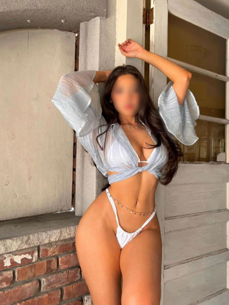 Incall Escorts in Radisson Blu Plaza